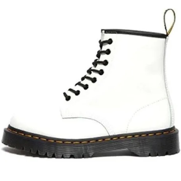 NWT DR. MARTENS 1460 BEX SMOOTH LEATHER LACE UP BOOTS - Picture 3 of 12